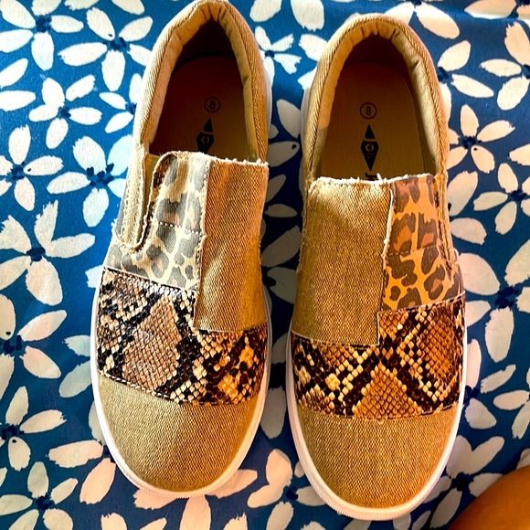 Jolimall women’s slip on shoes Womens Size 8. Very comfortable. Worn once! - Picture 3 of 4